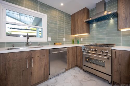 3486 Mountain View Dr, San Diego CA  92116-1950 exterior