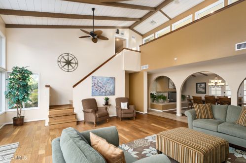 4413 Camino Allenada, Phoenix, AZ 85018-3240