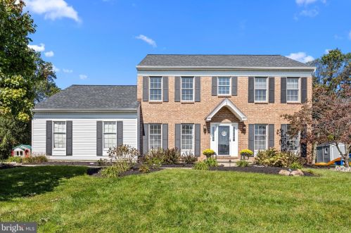 266 Cinnabar Ln, Yardley, PA 19067-5717