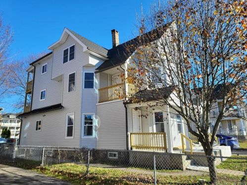 81 Division St, Waterbury, CT 06704-3614