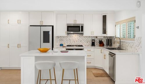 4841 Tyrone Ave, Van Nuys CA 91401-5126 exterior