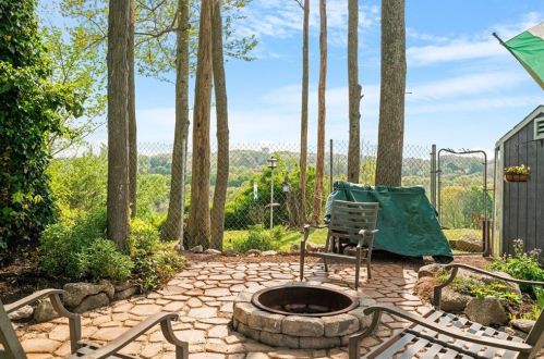 37 Plant St, Cumberland RI  02864-1910 exterior