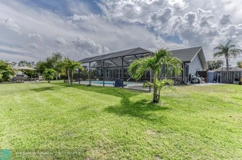 2399 Floresta Dr, Fort Pierce FL  34984-5218 exterior