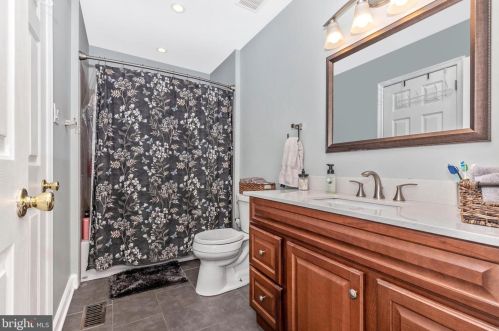 17 Lion Ct, Limerick PA  19468-1339 exterior