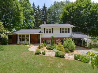 10 Clearbrook Rd, Asheville, NC 28805-1715
