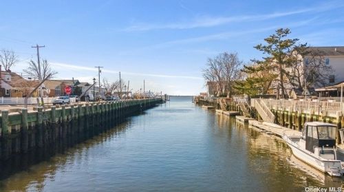 133 West Blvd, East Rockaway, NY 11518-2516