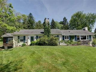 2423 Edgewood Dr, Pittsburgh, PA 15241-1730