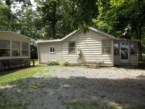 9839 Chinook Dr, Huntsville, OH 43324-9658