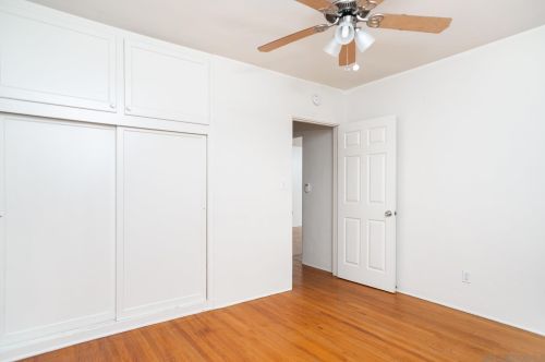 5966 Linnet St, San Diego CA 92114-4122 exterior