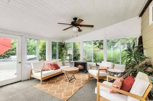 4 Magenta Ln, Elwood NY  11731-5116 exterior