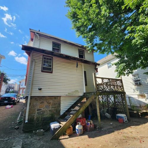 21 Stephen St, Stamford, CT 06902-4803