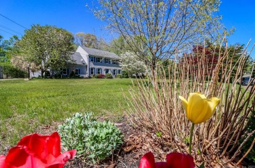 18 Tommys Path, Northford, CT 06472-1451
