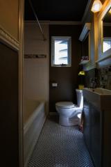 7215 Dayton Ave, Seattle, WA 98103-5030