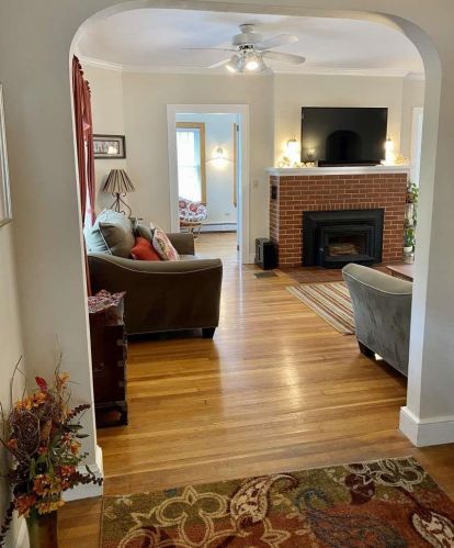 7 Harvey Rd, Londonderry NH  03053-7412 exterior