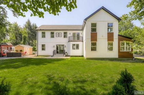 441 Northern Pkwy, Ridgewood NJ  07450-1720 exterior