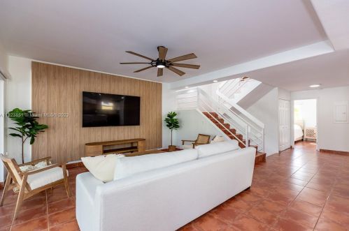 24 Center Ln, Key Largo FL  33037-2911 exterior