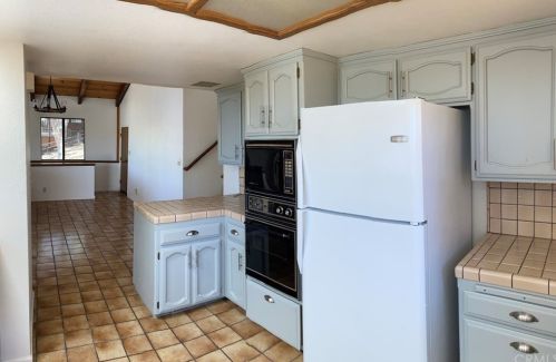 2770 Oak Shores Dr, Lake Nacimiento CA  93426-9609 exterior