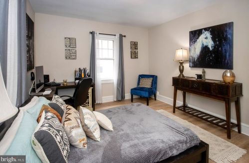 221 Kings Hwy, Camden NJ  08106-1616 exterior