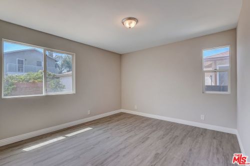 4613 Dunrobin Ave, Lakewood CA  90713-2527 exterior