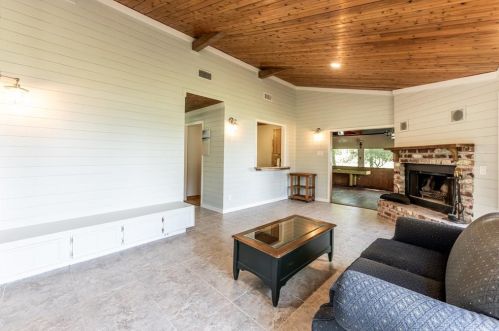 227 Sassafras Dr, Chita TX  75862-6812 exterior