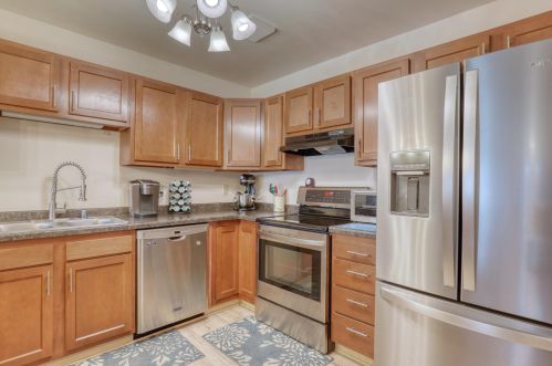 2134 Marie Ct, West Bend, WI 53095-5710