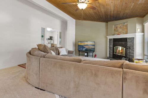 47125 Monte Vista Dr, Big Bear City CA  92314-9102 exterior