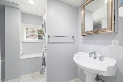 86 Hilltop Dr, Providence RI  02919-3013 exterior