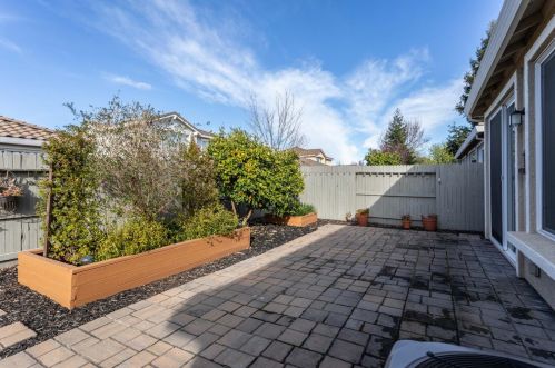 4284 Borderlands Dr, Rancho Cordova CA 95742-7754 exterior