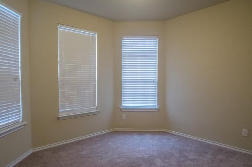 4512 Gunnison Dr, Denton TX  76208 exterior