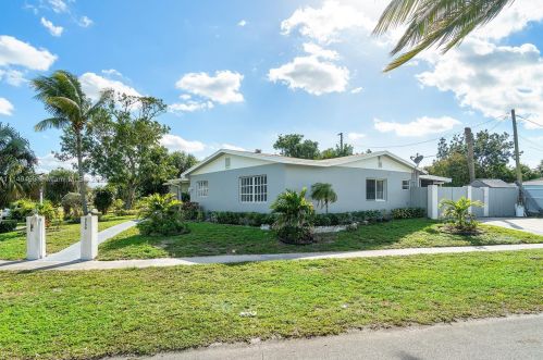 6250 Fairgreen Rd, West Palm Beach, FL 33417-5441