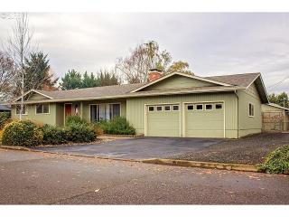 1321 Jefferson St, Roseburg, OR 97471-6111