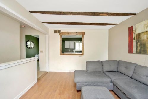 8461 Village Dr, Florence KY  41042-8845 exterior