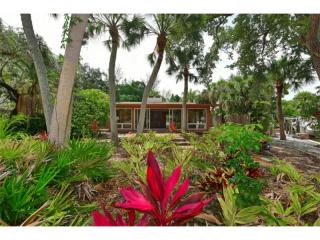 1231 Starboard Ln, Sarasota, FL 34242-2752