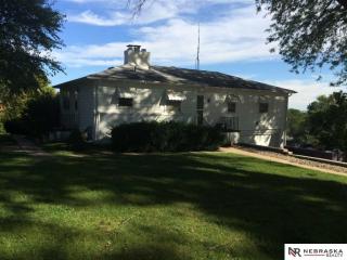 1605 95th St, Omaha, NE 68124-1117