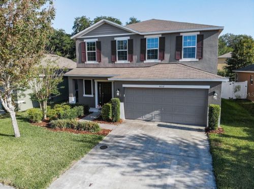 5012 Grassy Knoll Dr, Tavares, FL 32778-6211