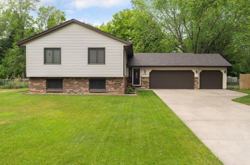 8845 Austin St, Lino Lakes, MN 55014-4013