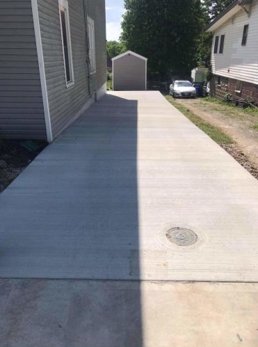144 Maple Hts, New Lexington, OH 43764-9423