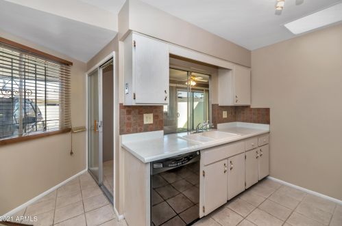 13604 111th Ave, Sun City, AZ 85351-2565