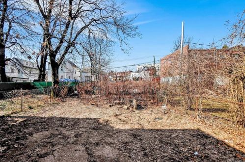 140 13 Ave, Mount Vernon NY  10550-2818 exterior