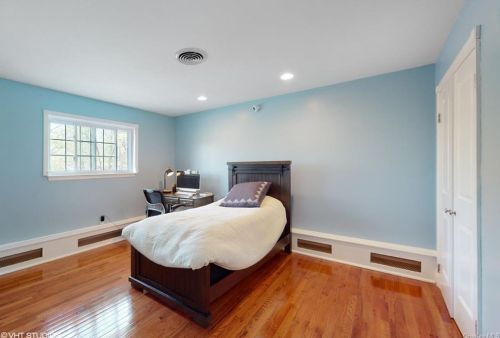 828 Sherry Dr, Valley Cottage NY  10989-2202 exterior