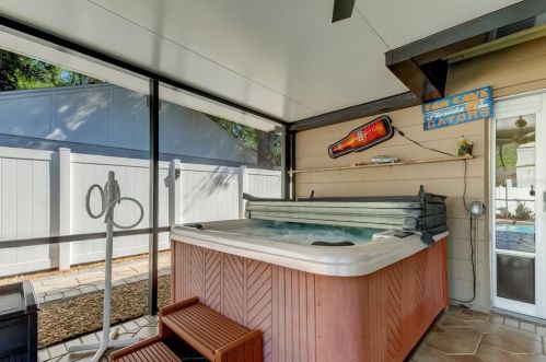 17606 Whistling Ln, Lutz FL  33549-5603 exterior