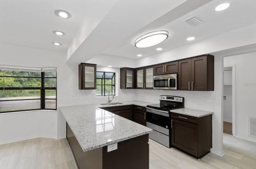 12769 Morris Bridge Rd, Thonotosassa FL  33592-2440 exterior
