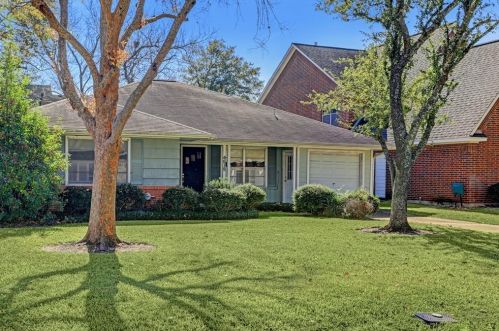 4619 Oleander St, Bellaire, TX 77401-5101