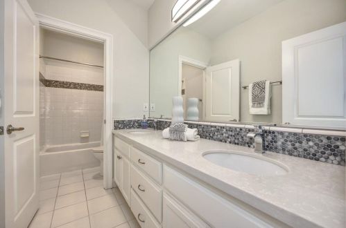 1627 Daunting Dr, Folsom CA  95762-7659 exterior