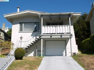 712 Mandana Blvd, Oakland, CA 94610-2421