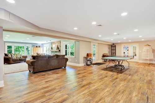 109 Peria Dr, Rocky Hill CT  06067-1741 exterior