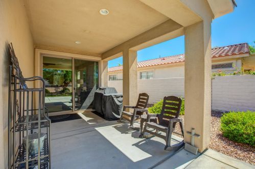 40925 Calle Santa Cruz, Indio CA  92203-7487 exterior