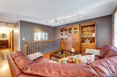 205 Larch Ave, Teaneck NJ  07666-2341 exterior