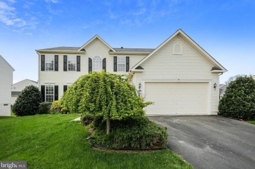 39 Houser Dr, Lovettsville VA  20180-8631 exterior