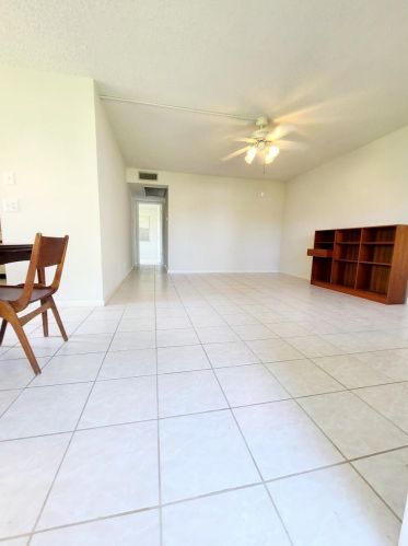 93 Dorchester, West Palm Beach, FL 33417-1437
